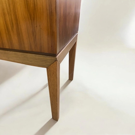 Palette Möbelwerk - Deutsches Mid Century Highboard von 1972 mit Liefernachweis und Markenetikett. – Schmitt (photo 8 of 11)
