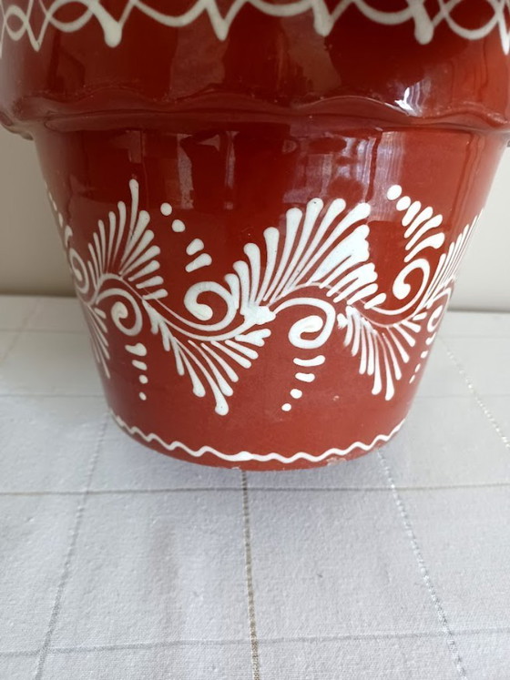 Image 1 of Vintage folklore terracotta bloempot. Handgeschilderde details. Zweedse Allmoge stijl..