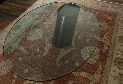 Offert : Table basse K1000 dans son état d'origine. Un tout petit éclat sur le dessus du pied.