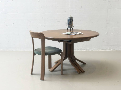 Stapelbare stoelen van Bruno Rey met groene stoffen zittingen voor Dietiker, Zwitserland, jaren 70. – kuipstoelen, Wood