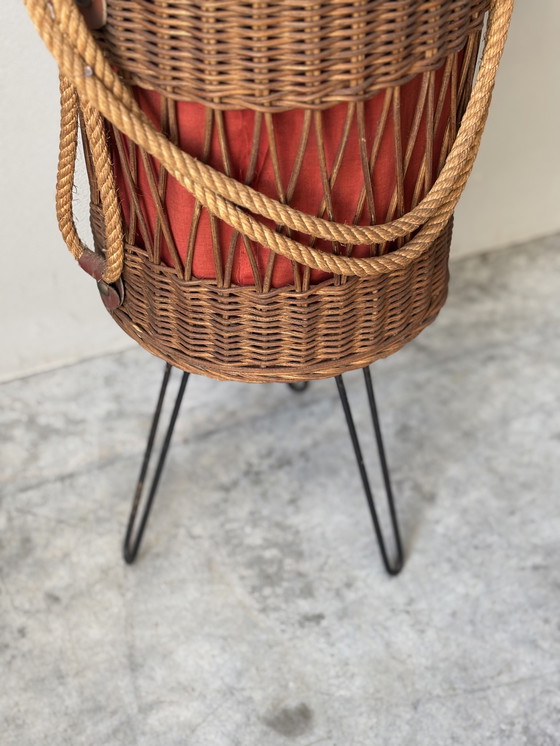 Image 1 of Vintage naaimand van rotan - Jaren 70