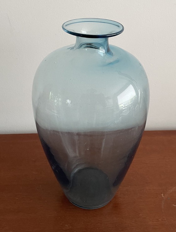 Image 1 of Vaso vintage in vetro azzurro