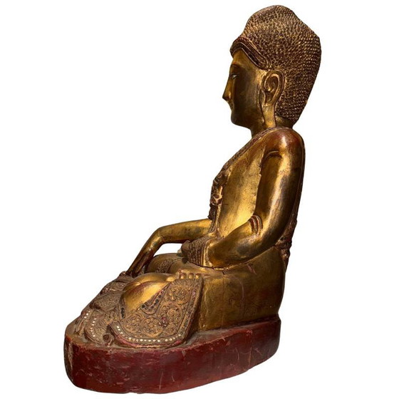 Estatua antigua de Buda Mandalay birmano – Madera dorada con ojos incrustados – Myanmar circa 1880–1920 (photo 8 of 9)
