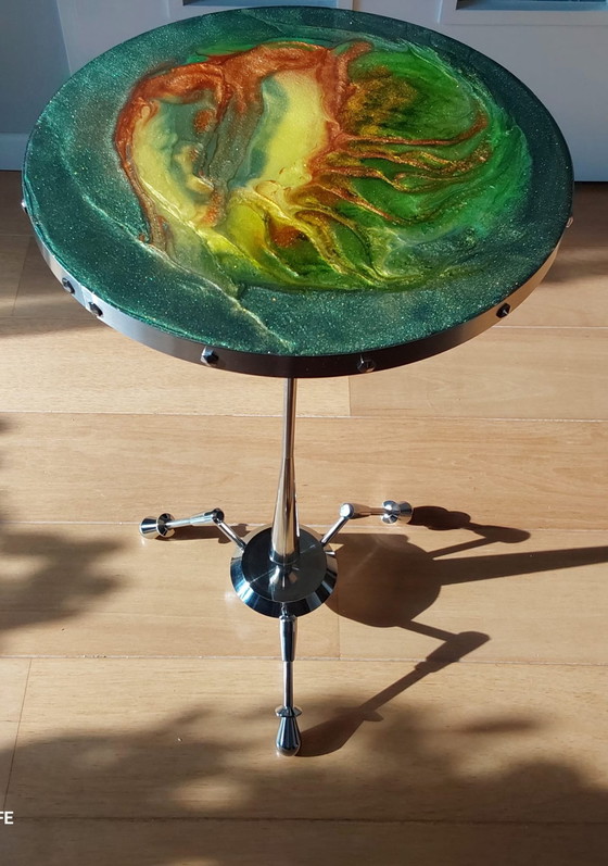 Image 1 of RVS BIJZETTAFEL MET EPOXY BOVENBLAD. 