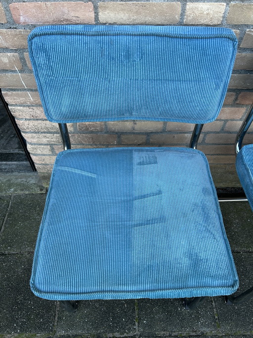 4 chaises en tissu côtelé avec structure tubulaire chromée