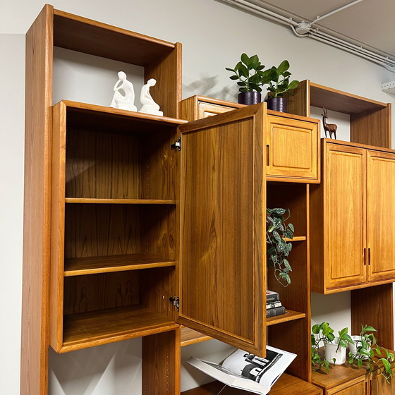 Image 1 of Meuble mural vintage •Dyrlund•