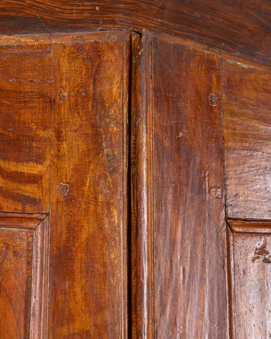 Armadio classico piemontese in noce del primo Settecento – Legno (photo 12 of 22)