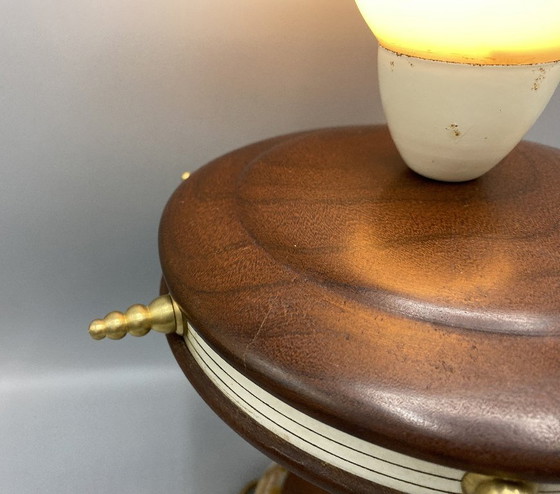 Image 1 of Vintage Mid-Century Tafellamp – Houten & Onyx Voet, Messing Details, Design Jaren 50 – 60 - Unieke Decoratieve Lamp