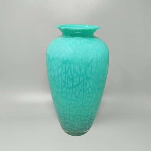 1970er Jahre Exquisite handgefertigte grüne Vase von V.A.M. aus Muranoglas, hergestellt in Italien