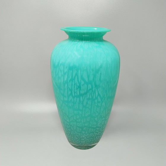 Image 1 of 1970 Vase vert exquis fait à la main par V.A.M. en verre de Murano, fabriqué en Italie
