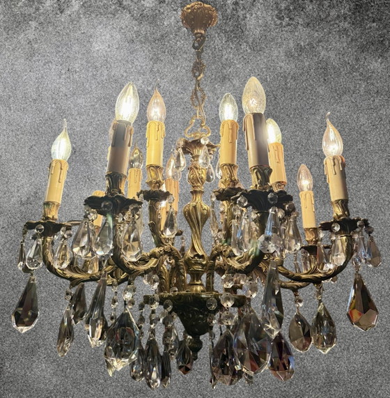 Imposant lustre ancien de style Louis XV/rococo, richement orné de cristaux magnifiquement taillés. – Bronze (photo 4 of 12)