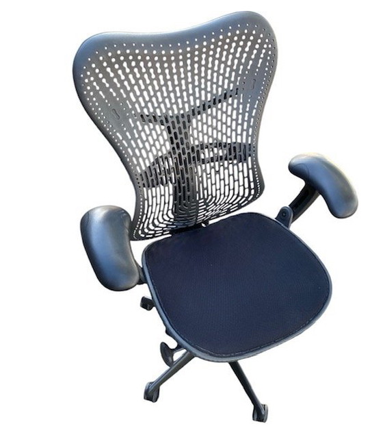 Image 1 of Herman Miller Mirra 2 Schmetterling