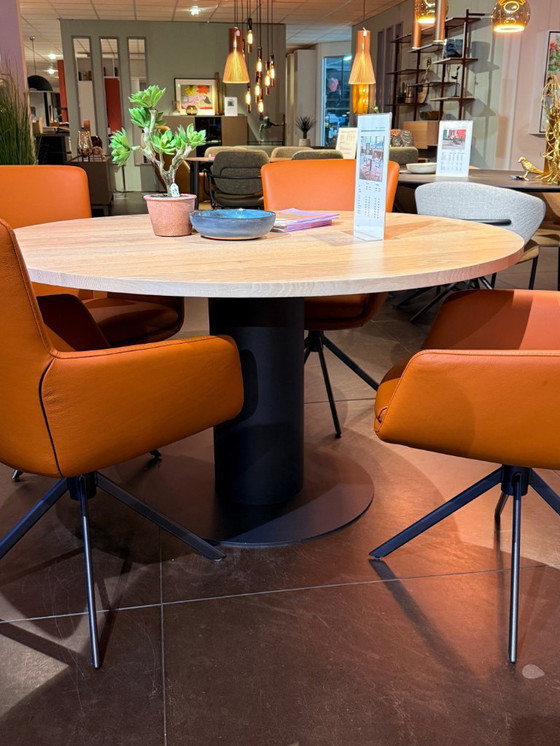 Image 1 of Bert Plantagie Oval dining table