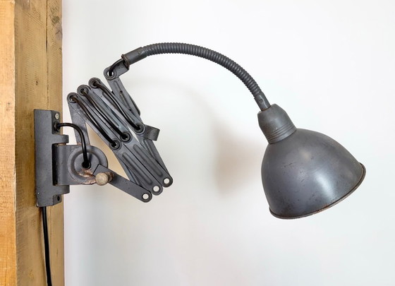 Image 1 of Grijze industriële wandlamp met flexibele arm van Elektroinstala, jaren 60.
