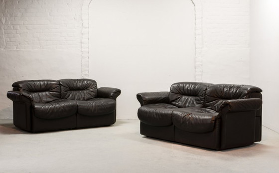 Image 1 of Magnífico sofá de dos plazas De Sede de mediados de siglo, de cuero liso marrón negruzco, DS17. Suiza, década de 1970.