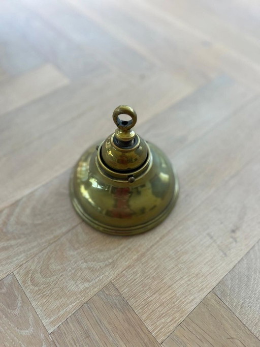 Lampadario in ottone dal design vintage – 8 punti luce – un elemento di grande atmosfera