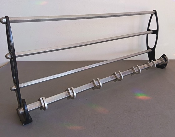 Appendiabiti e porta cappelli da parete in stile Bauhaus di metà secolo – Art Deco, Aluminium (photo 4 of 24)