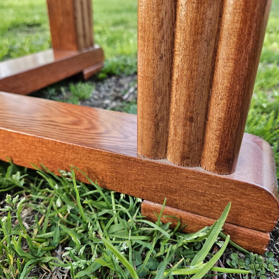 Image 1 of Tavolino laterale classico in legno di forma rotonda