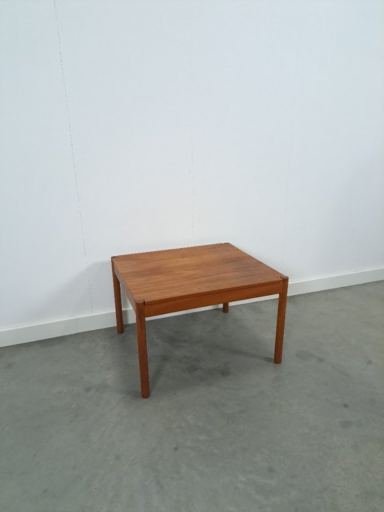 Image 1 of Mesa de centro danesa cuadrada de teca Magnus Olesen con patas redondas, n.º 2
