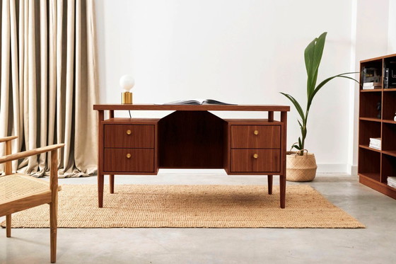 Image 1 of Escritorio de roble teñido de teca - Astrid 2