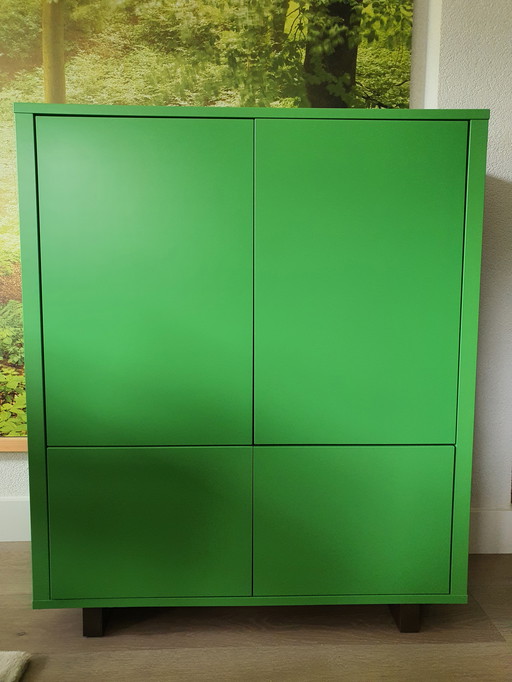 Mobiletto verde "Stoccolma" con 2 ante e 2 cassetti profondi