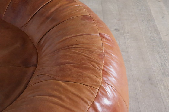 Image 1 of Canapé Croissant en cuir cognac par Raphael Raffel pour Honore Paris, 1970