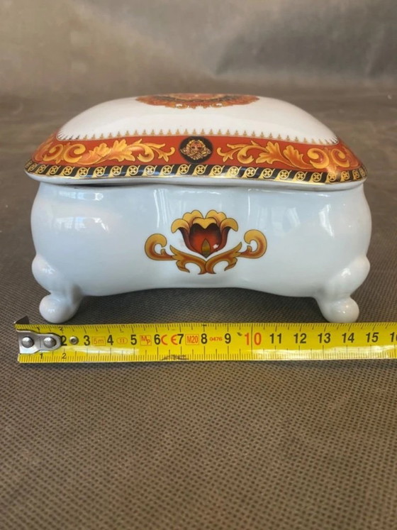 Schmuckkästchen aus Porzellan – Medusa-Dekor – Tischdekoration, Porcelain (photo 4 of 5)