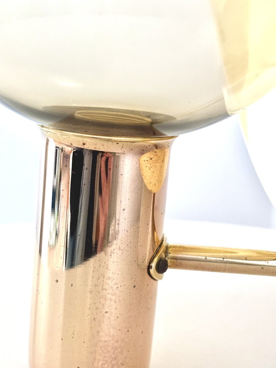 Image 1 of Lampada da parete Hans-Agne Jakobsson V-180 — vetro fumé e ottone (Svezia, anni '60)