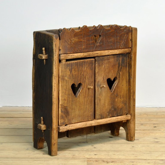 Cabinet d'art populaire roumain, vers 1950 – Meubles de rangement, Wood (photo 3 of 10)