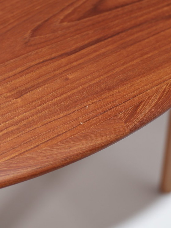 Image 1 of Extendable dining table Henning Kjaernulf model 62 Sorø