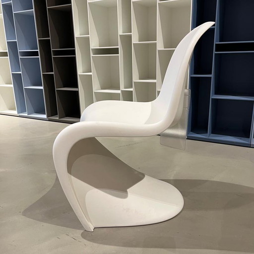 Vitra Panton Junior eetkamerstoel – eetkamerstoelen (photo 2 of 3)