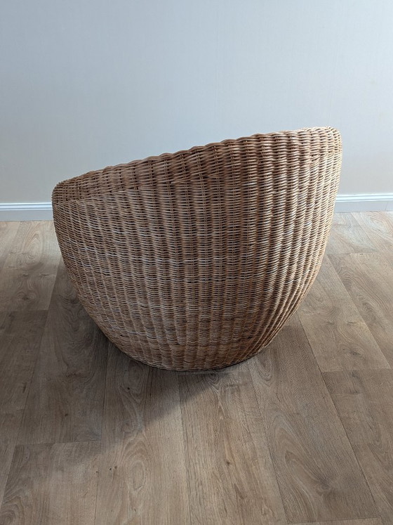 Image 1 of Fauteuil lounge « Nid d’oiseau » en rotin, style milieu du XXe siècle – Attribué à Isamu Kenmochi (années 1960)