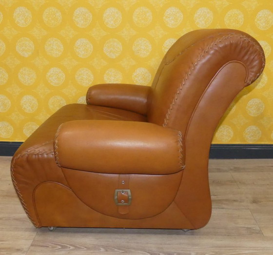 Image 1 of Sessel Baseball Stil Leder Cognac top Zustand retro vintage 70er Jahre Teil einer GARNITUR Armchair karamell 