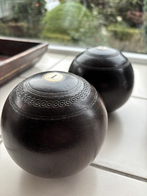 2 Lawn Bowls