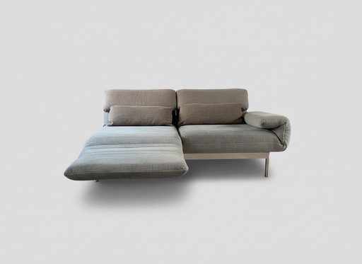 Vom Sitzbereich zum Traumplatz – alles in einem Sofa: Rolf Benz Plura