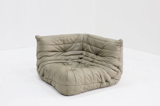 Image 1 of Poltrona angolare vintage Togo in pelle di Michel Ducaroy per Ligne Roset