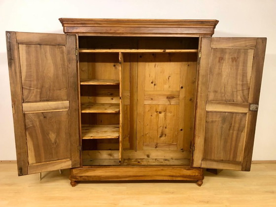 Image 1 of Antique Biedermeier wardrobe – solid walnut with pretzel-shaped compartments, circa 1850