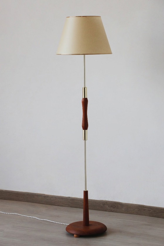 Image 1 of Vintage vloerlamp in Scandinavische stijl uit de jaren 60 | Bakeliet