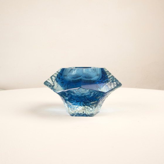 Sculptural submerged glass ashtray by Gianfranco Mandruzzato Murano 1970 – Table accessories (photo 14 of 21)