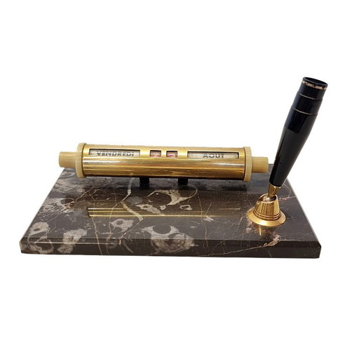 Calendrier de bureau vintage doré étoilé avec porte-stylo – decoratieve objecten, Marble