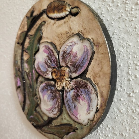 Image 1 of Plaque murale ronde en céramique et relief, fleurs  Rusha Art  1960,70, West Germany 