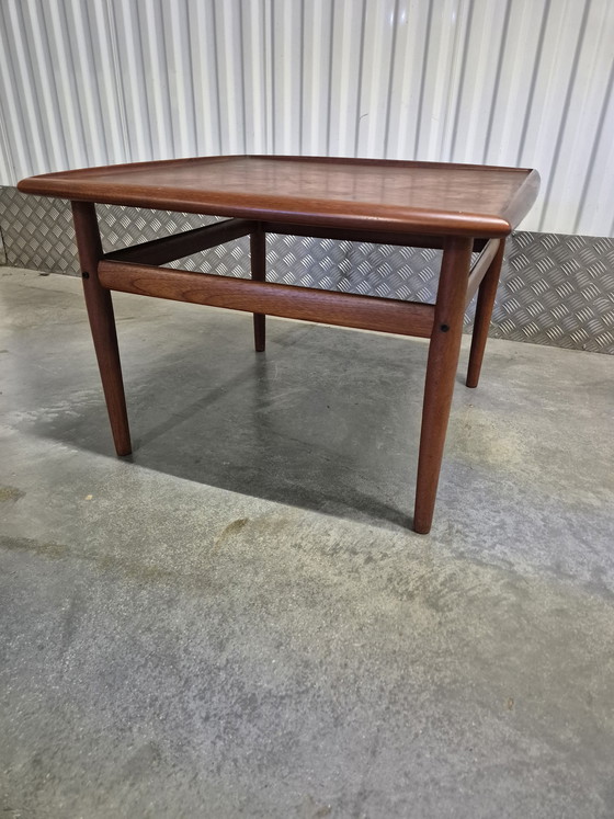 Image 1 of Table basse design danois Grete Jalk