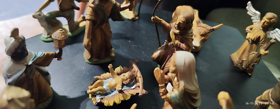 Image 1 of Very extensive old nativity scene / Christmas table