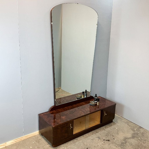 Miroir intégral, Commode à miroir avec porte coulissante en verre en bouleau flammé, années 1950, Restauré