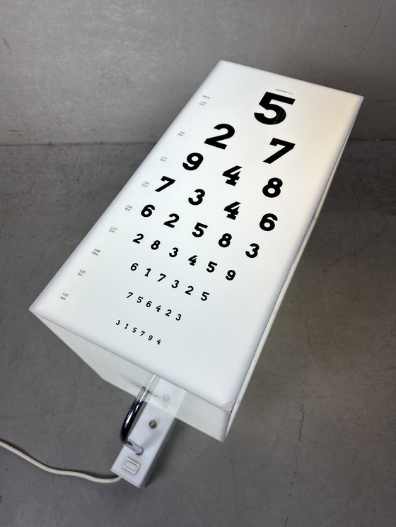 Image 1 of Lampe murale vintage pour test de lecture (cabinet d'ophtalmologie)