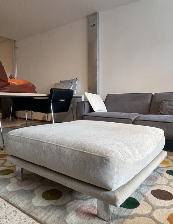 Image 1 of Pouf Leolux Bellice grande