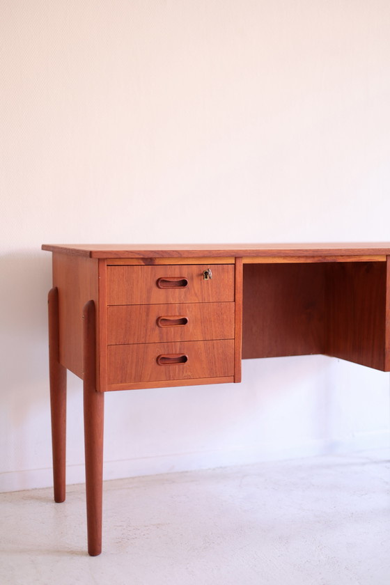 Dänischer Schreibtisch aus den 1960er Jahren – Wood (photo 4 of 11)