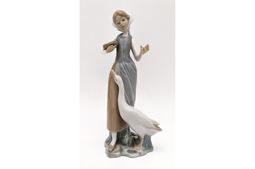 Porcelain figurine by Lladro, Spain.