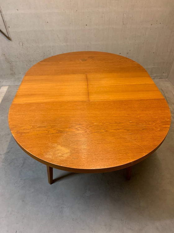 Image 1 of Round extendable dining table from Lübke