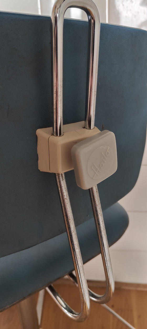 Image 1 of Space age bureaustoel van Hailo met zwenkwieltjes